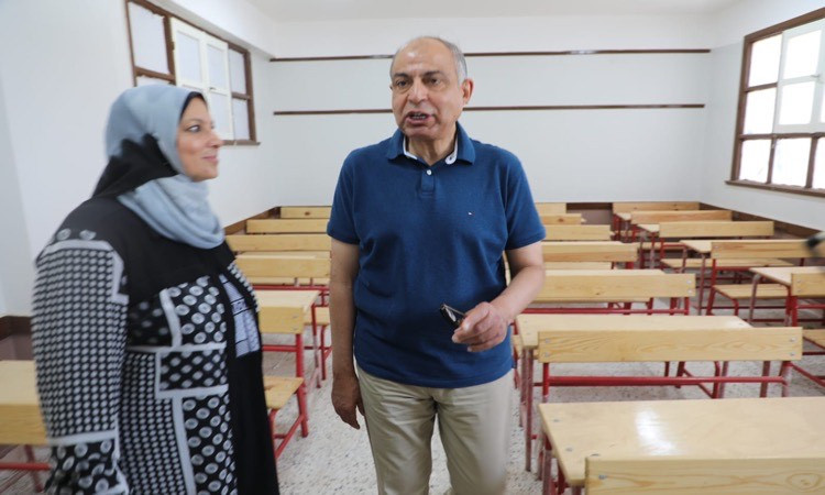 محافظ المنيا يتابع استعدادات العام الدراسي الجديد ويتفقد المدارس في مط