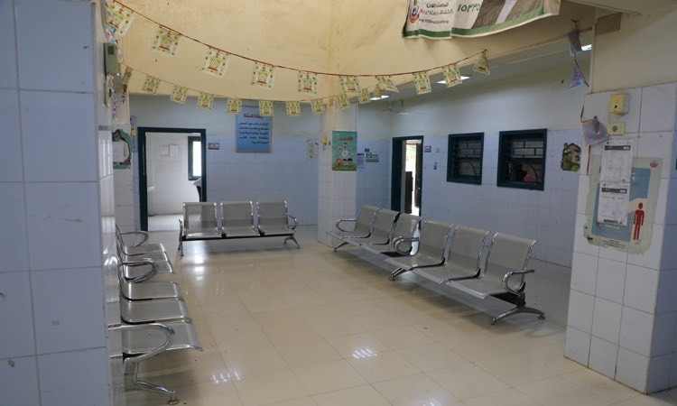 محافظ المنيايتفقدالمنشآت الصحية في مطاي ويؤكدقرب الانتهاءمن المستشفى ا