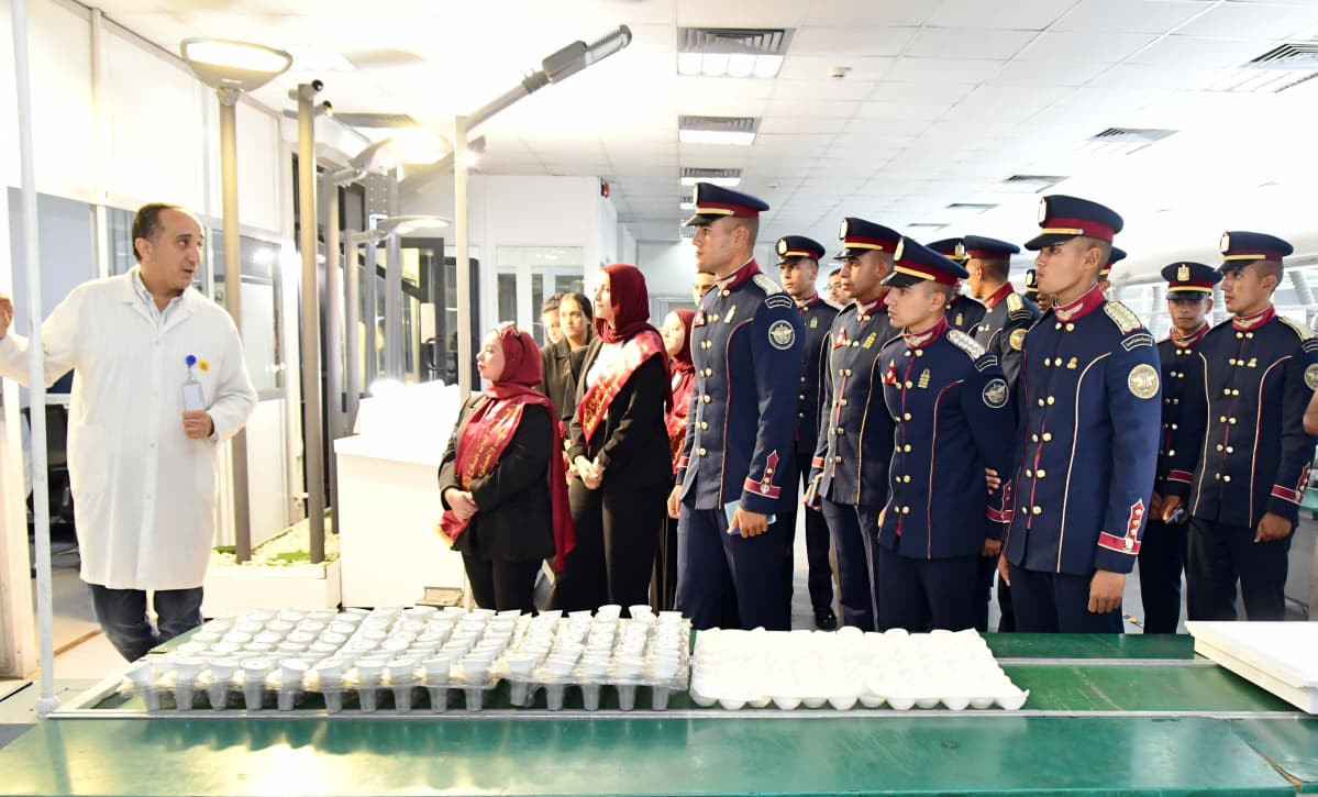 زيارة للشركة العربية العالمية للبصريات