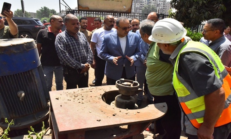 محافظ أسيوط يتفقد محطة مياه المثلث ويوجه بسرعة إصلاحها