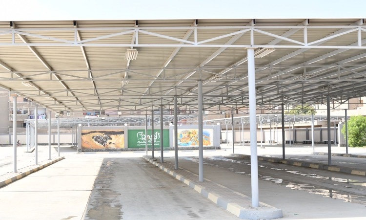 محافظ الفيوم يتفقد مجمع مواقف