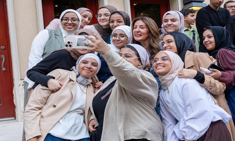 السفارة الأمريكية  تحتفي بتفوق طلاب الثانوية  وتطلق برنامجاً تدريبياً