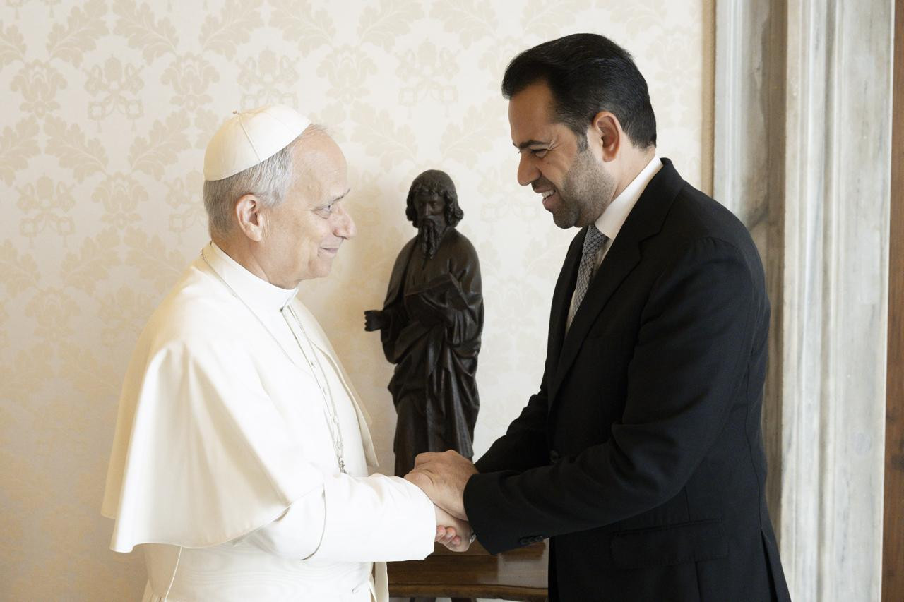 بابا الفاتيكان والمستشار محمد عبد السلام