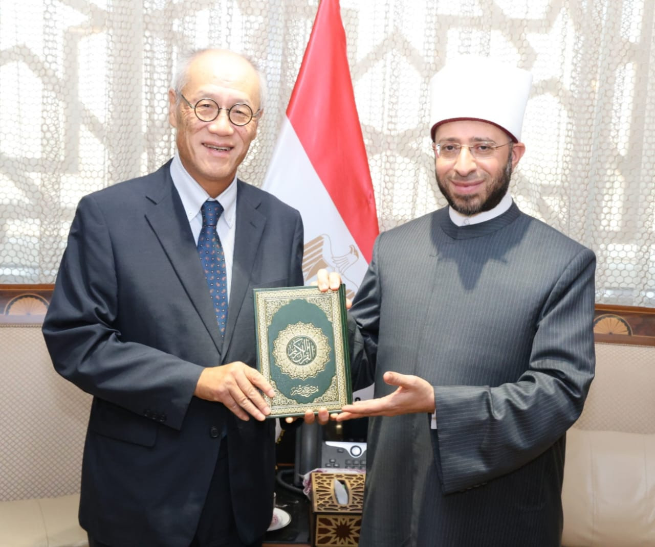 وزير الأوقاف وسفير اليابان