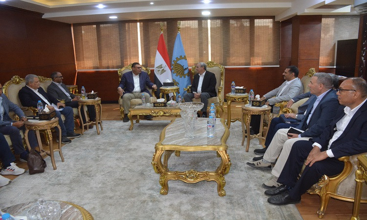 في مستهل زيارته لمتابعة مشروعات 