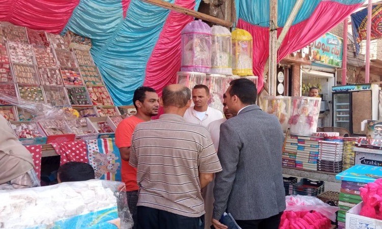محافظ المنيا يكثف الحملات الرقابية على الأسواق&nbsp;وتحرير103مخالفات تمويني