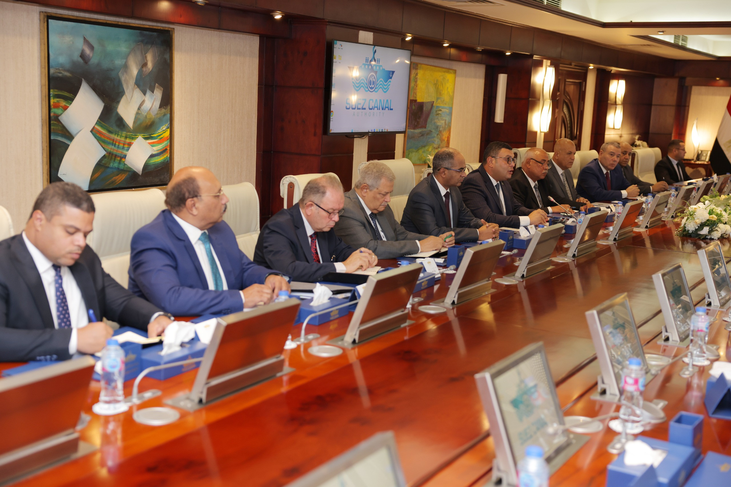 وزير الإسكان ورئيس هيئة قناة السويس