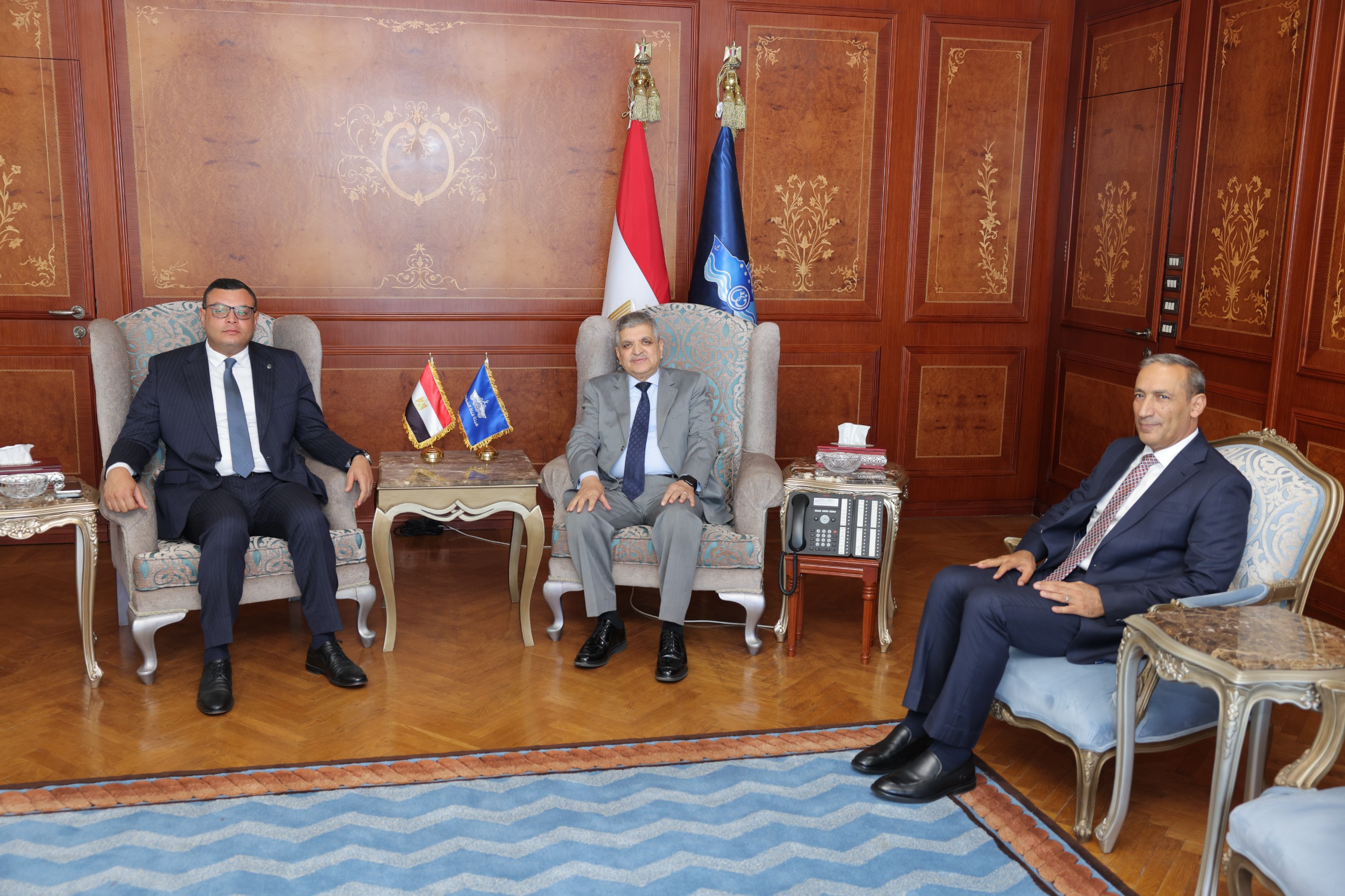 وزير الإسكان ورئيس هيئة قناة السويس