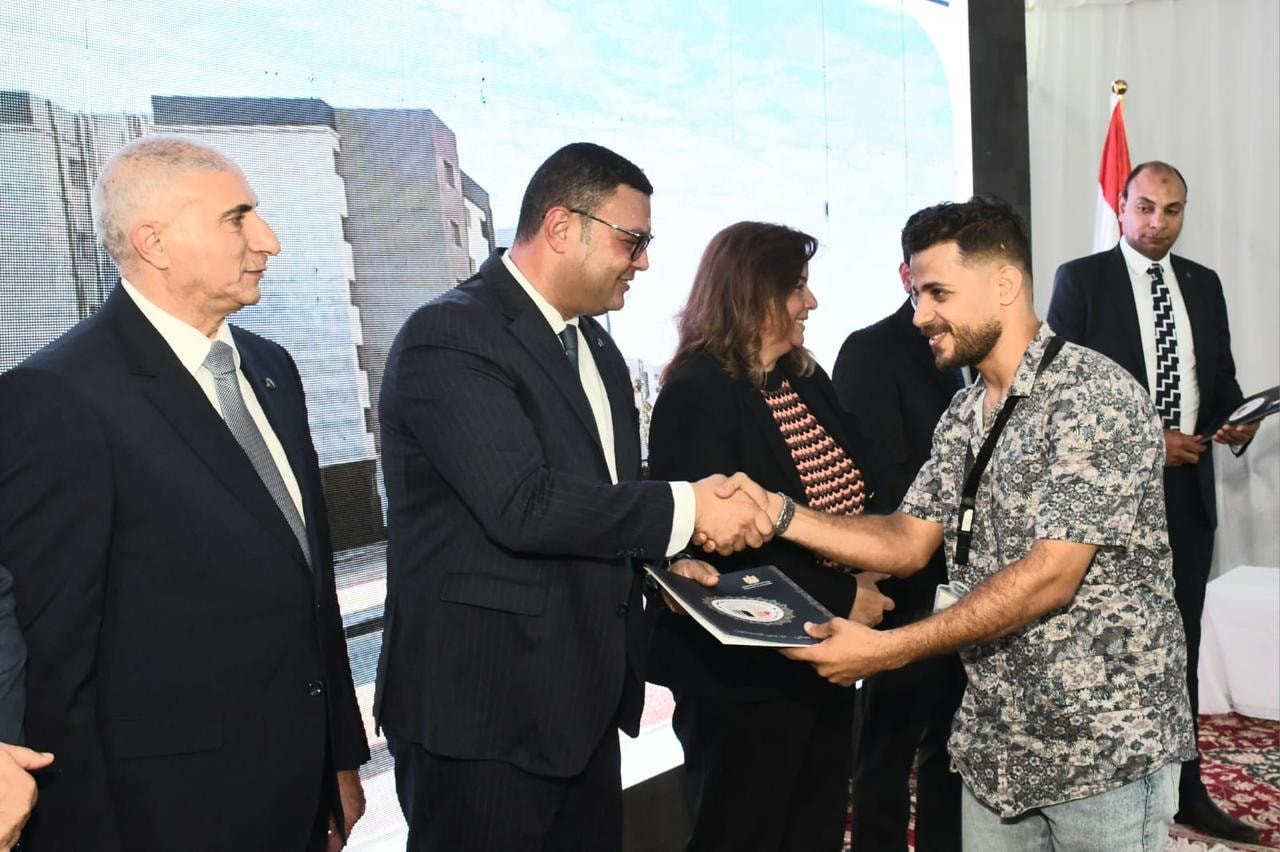 وزير الإسكان