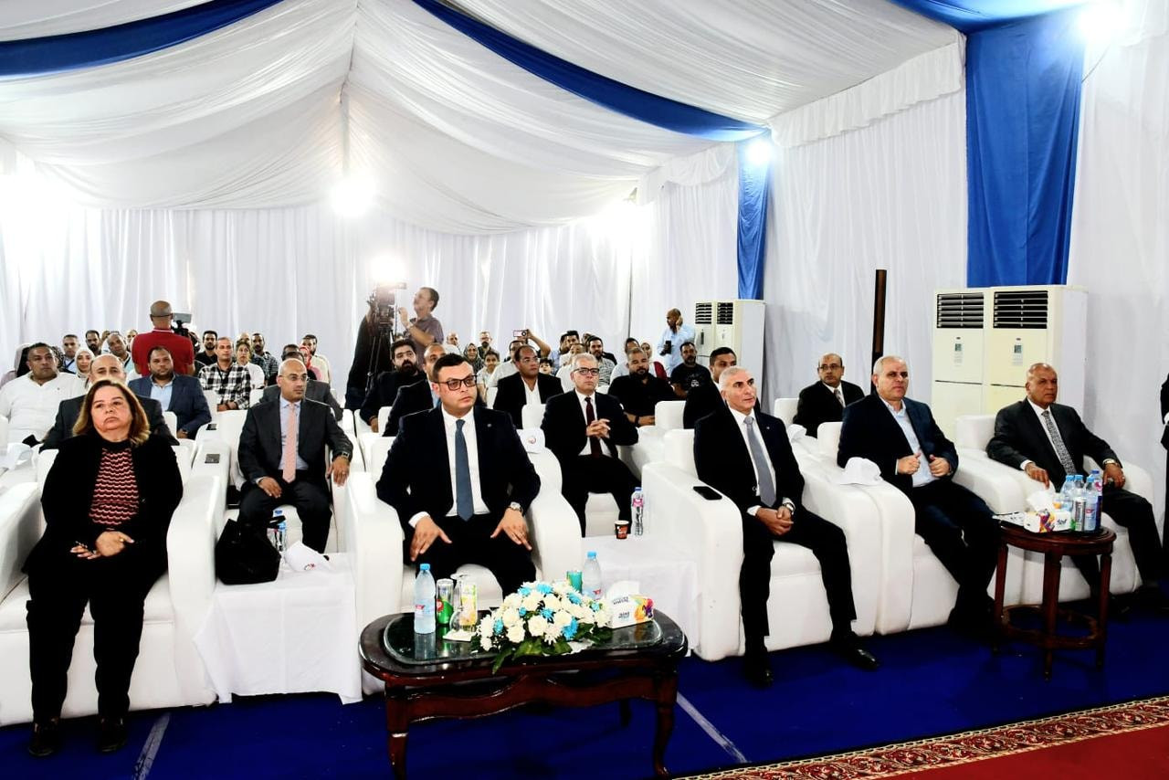 وزير الإسكان