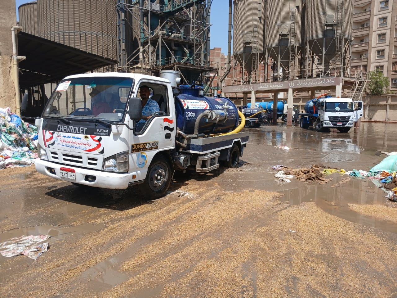 محافظ الغربية يتابع أعمال إصلاح كسر خط مياه بحي أول طنطا