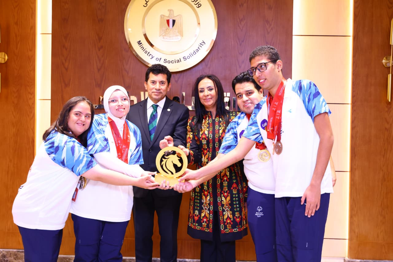 وزيرا التضامن والشباب