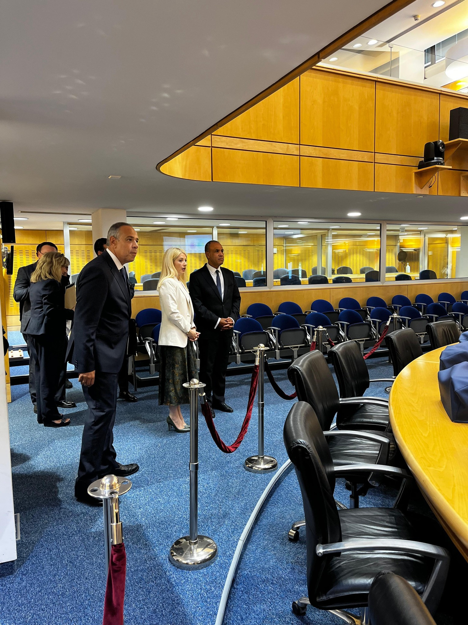 وزير الخارجية