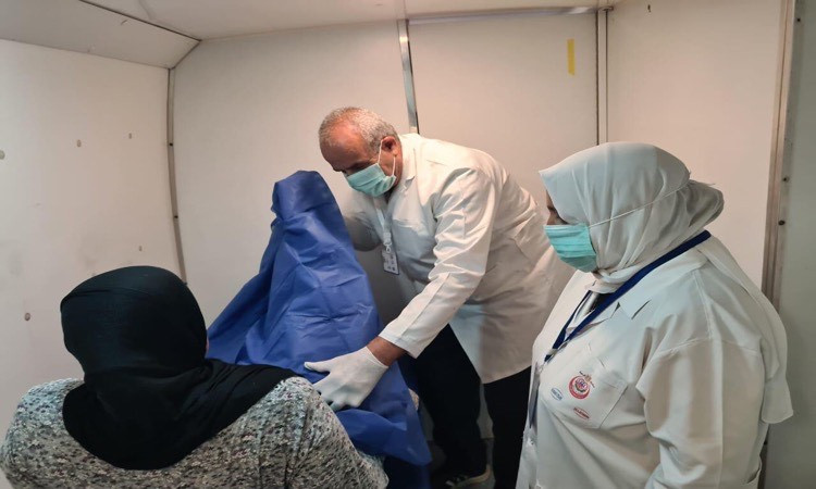 صحة البحيرة تنظم قافلة طبية مجانية متنقلة ومتنوعة التخصصات