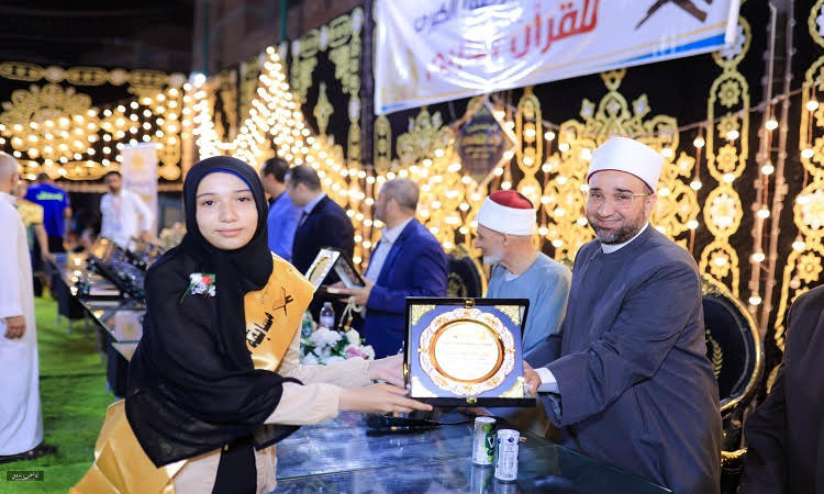 في احتفالية كبرى.. تكريم 550 من حفظة القرآن الكريم بقرية مرصفا