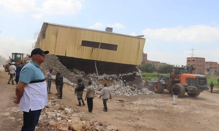 محافظ القليوبية يقود حملة لإزالة التعديات على الأراضي الزراعية