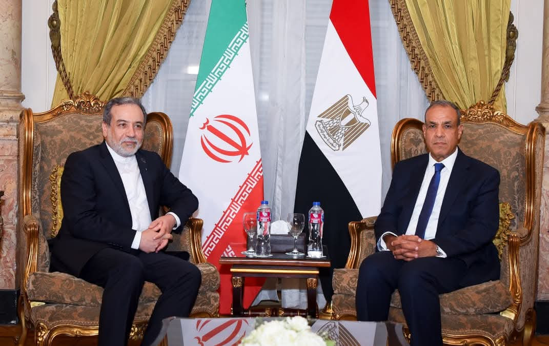 وزير الخارجية ونظيره الإيراني