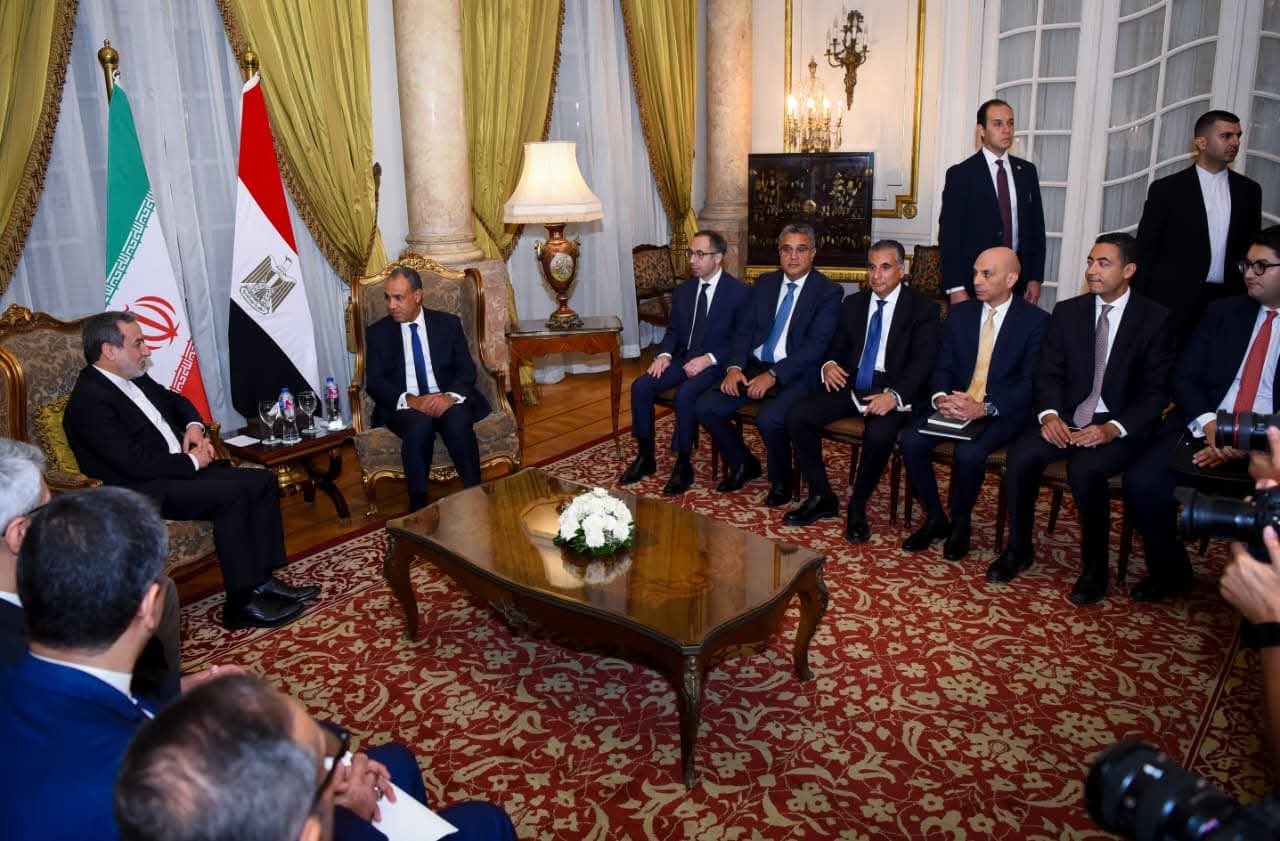 وزير الخارجية ونظيره الإيراني