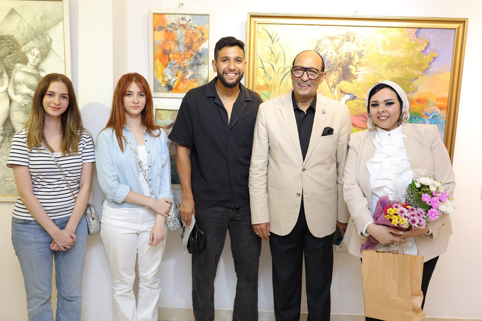 معرض فني