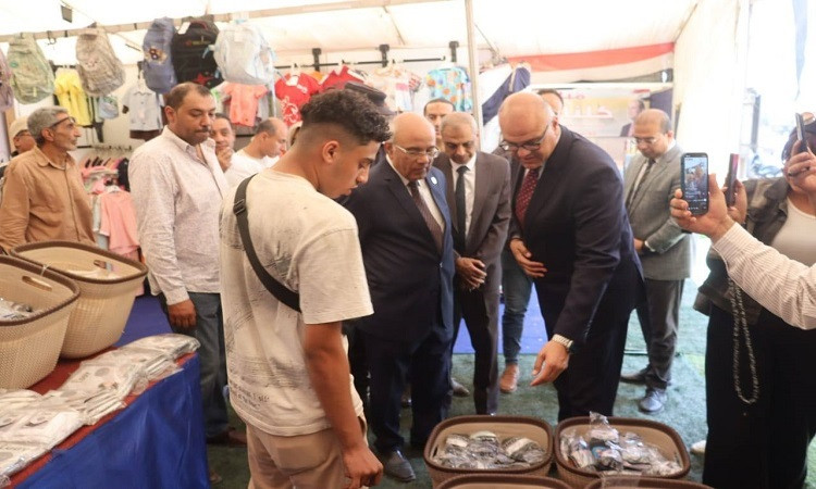 محافظ القليوبية يفتتح معرض 