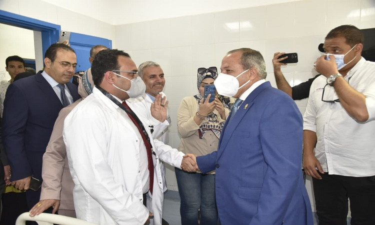 محافظ بورسعيد وأعضاءالمجلس الإقليمي يفتتحون14سرير عناية مركزة بمستشفى