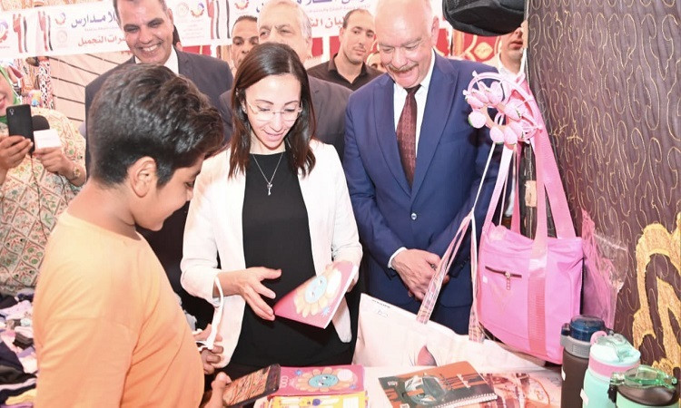 محافظ البحيرة تفتتح أكبر معرض 