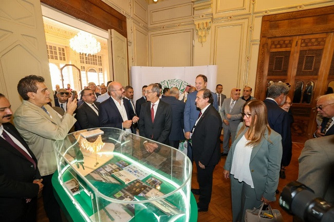 وزير الاتصالات