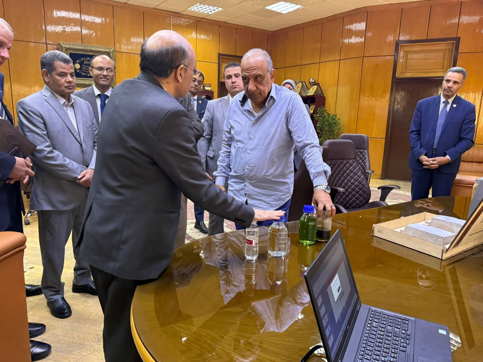 وزير الكهرباء