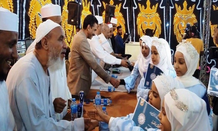 محافظ أسوان ينيب رؤساء المراكز للمشاركة في تكريم حفظة القرآن الكريم