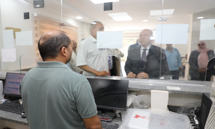 محافظ القاهرة يتابع المنظومة الجديدة لتقنين أوضاع المستثمرين بشق الثعب