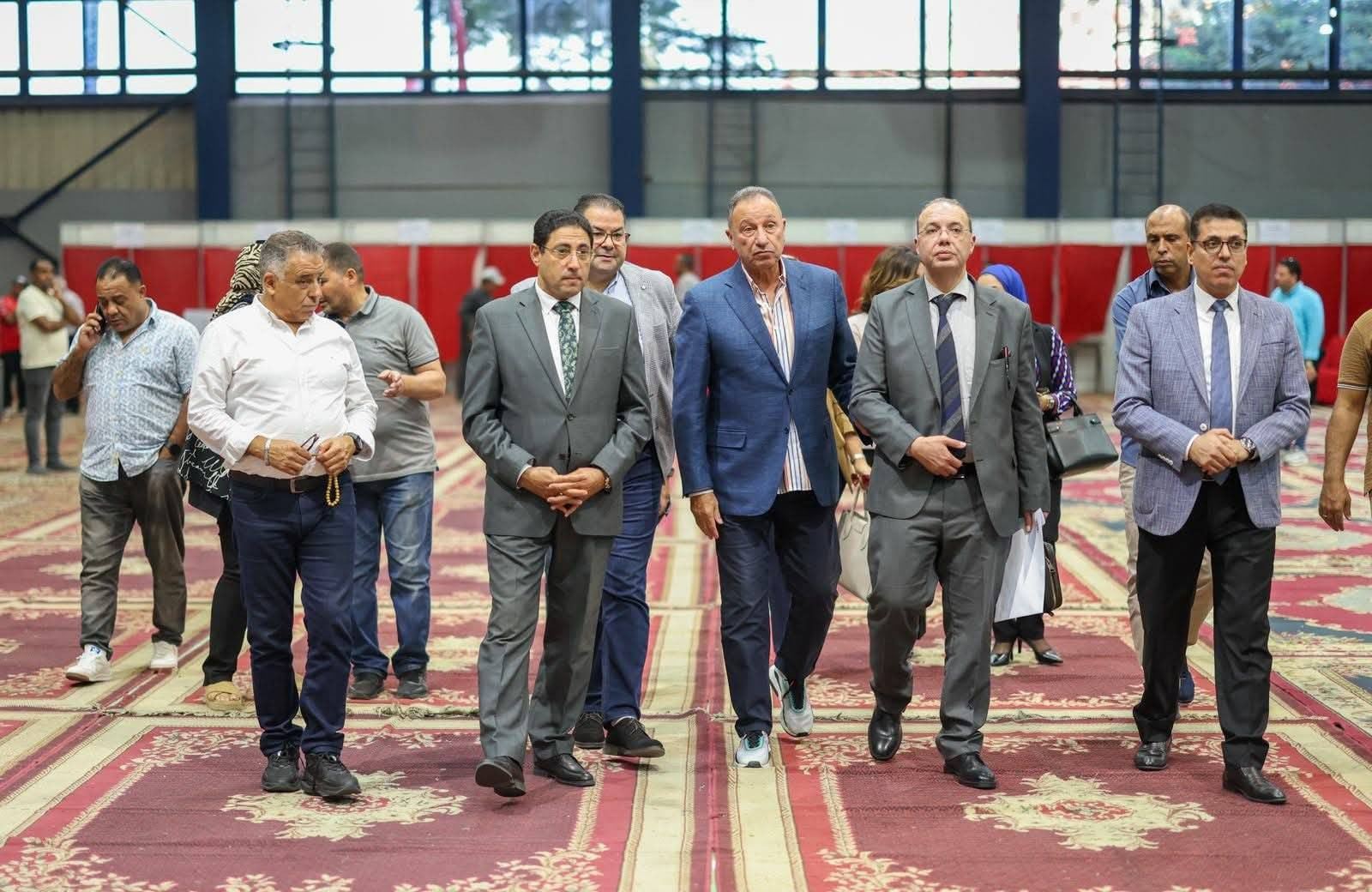 الخطيب وفد من النيابة الإدارية