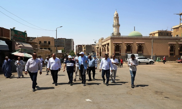 محافظ أسوان يوجه بفرض غرامات رادعة تصل إلى 50 ألف جنيه للمخالفين .