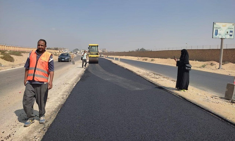 محافظ القليوبية يتابع أعمال الرصف بعدد من الأحياء والمدن