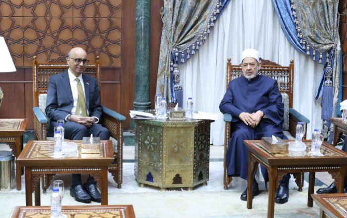 شيخ الأزهر ورئيس سنغافورة