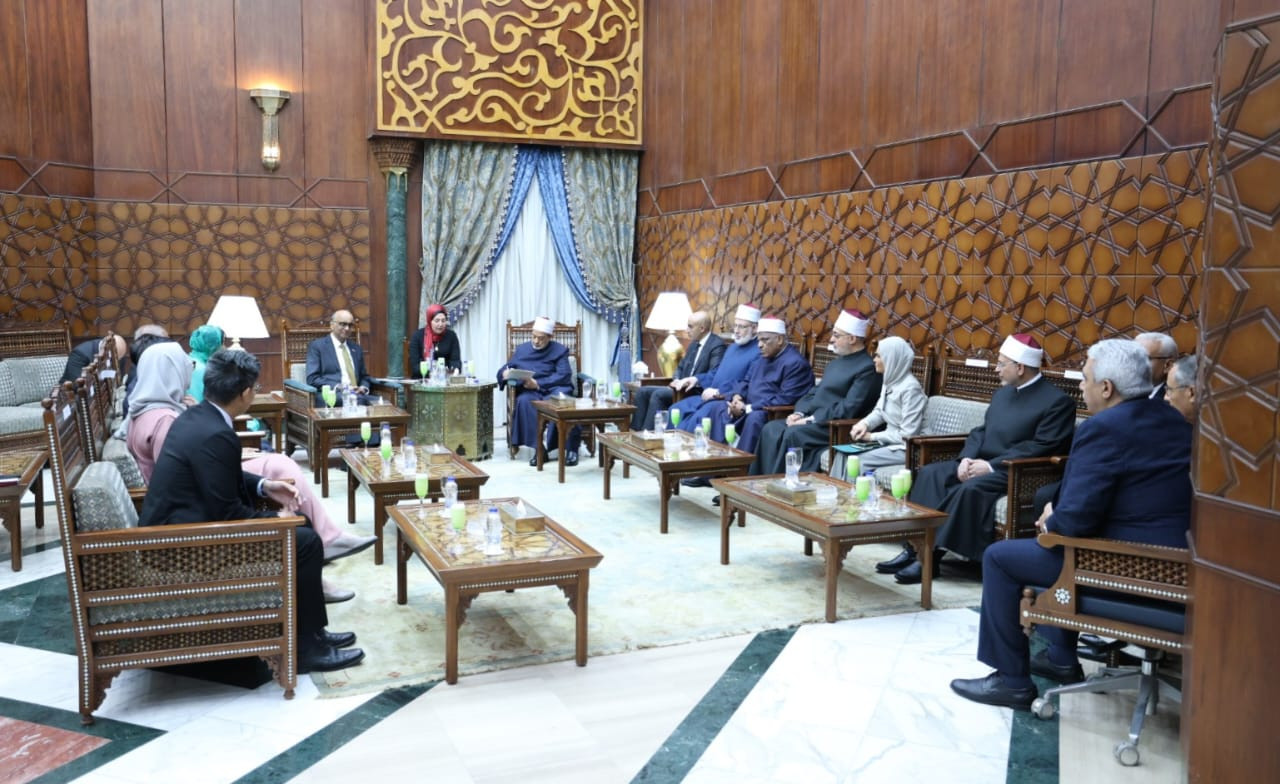 شيخ الأزهر ورئيس سنغافورة