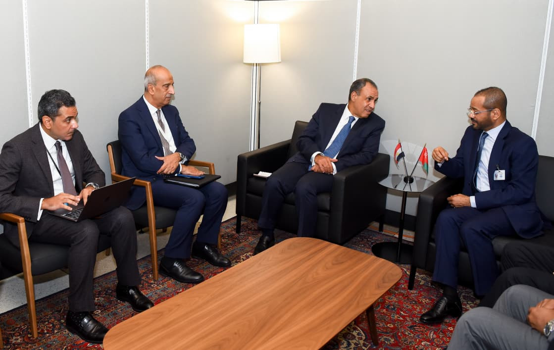 وزير الخارجية ونظيره العماني