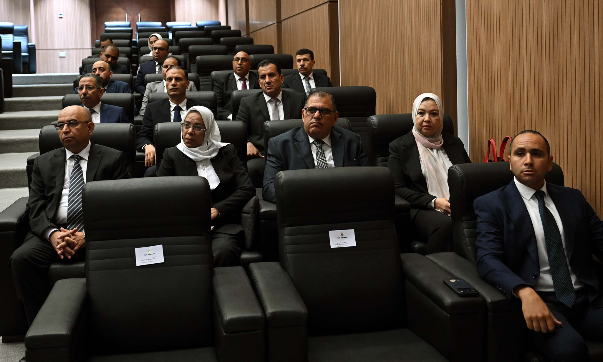 رئيس الوزراء ووزير الإسكان