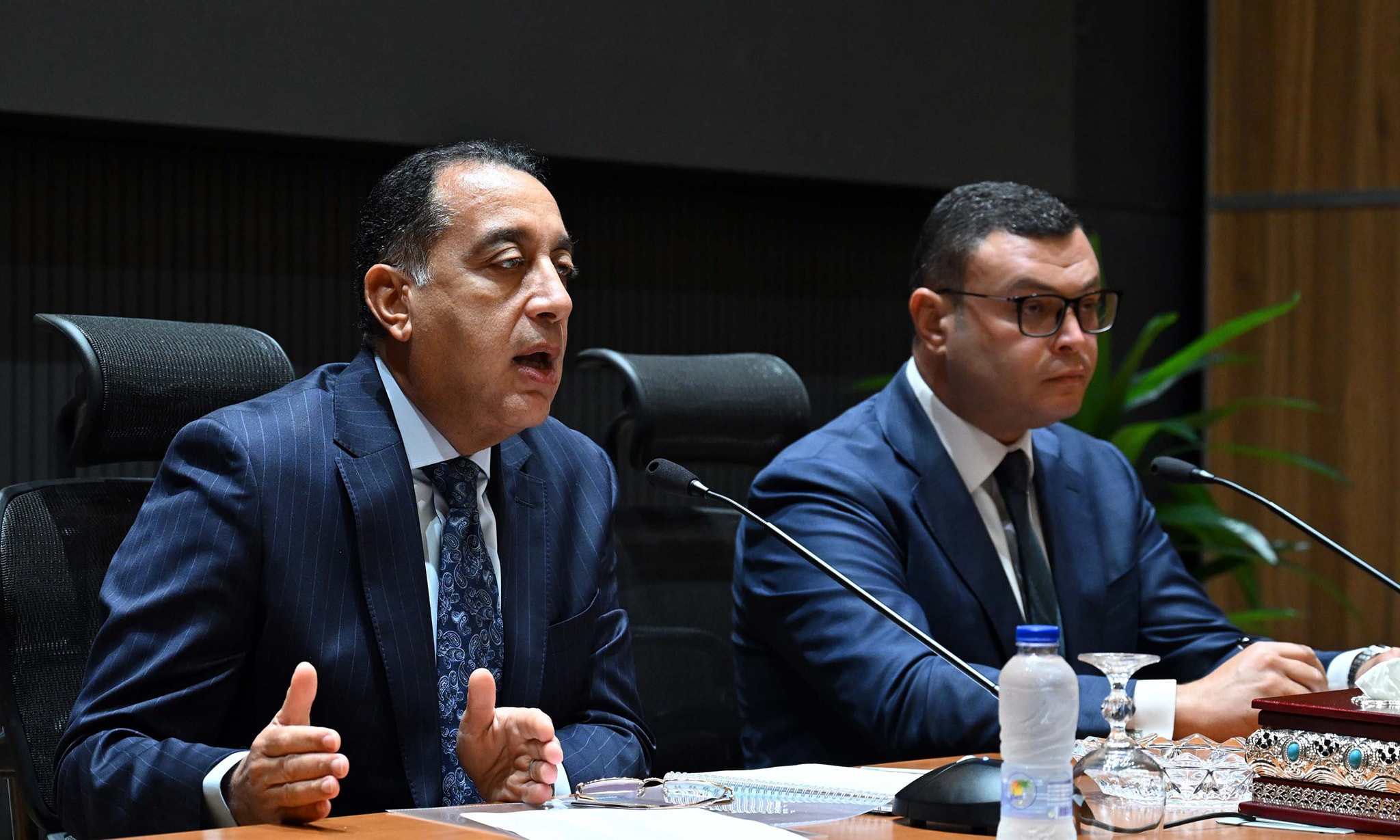 رئيس الوزراء ووزير الإسكان