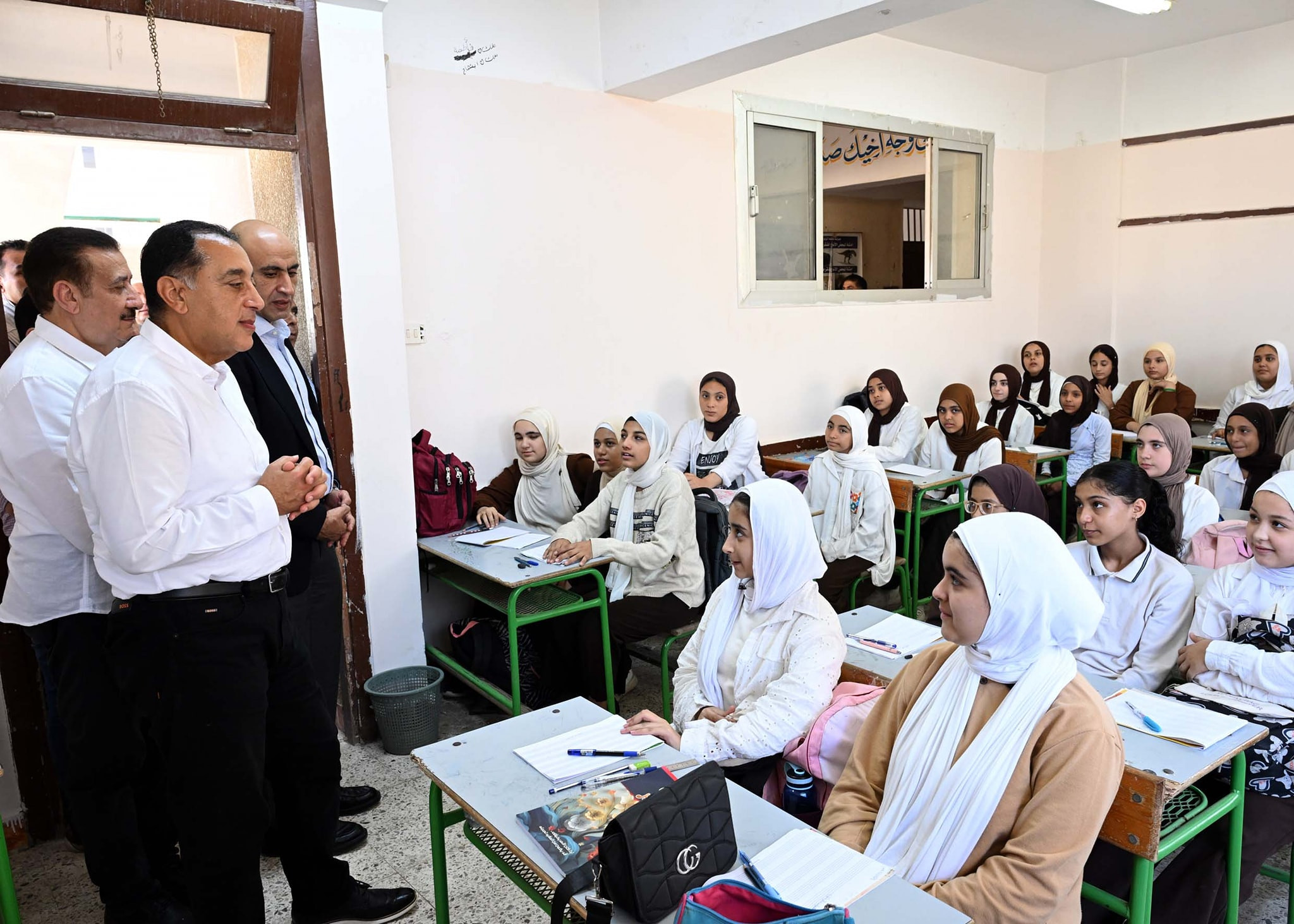 مدرسة فاطمة الزهراء الإعدادية للبنات