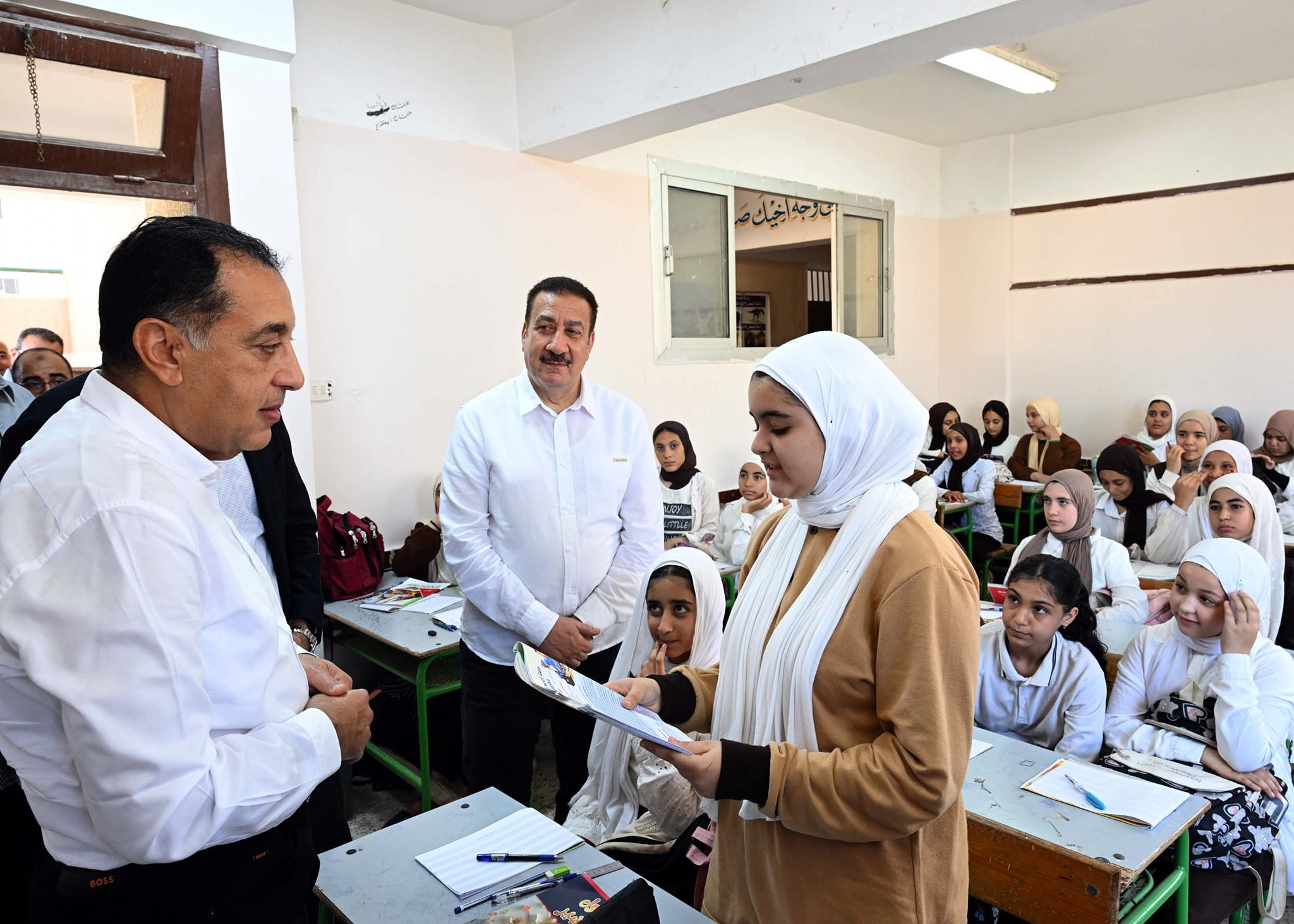 مدرسة فاطمة الزهراء الإعدادية للبنات