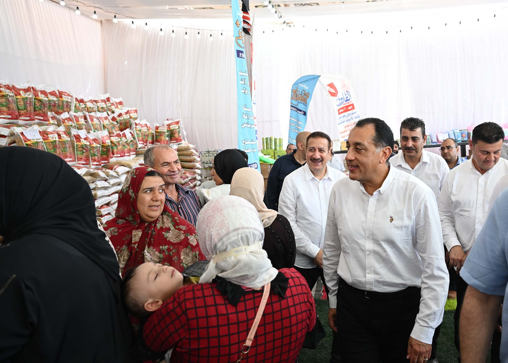 مدبولي يتفقد اسواق