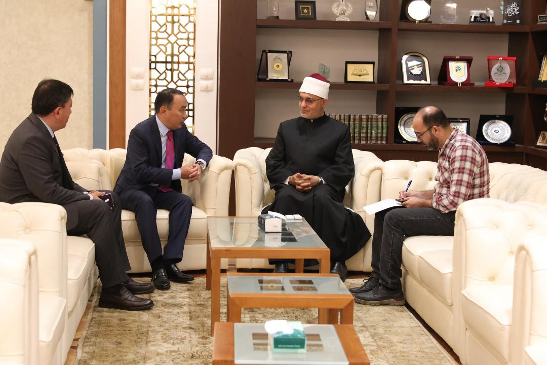 المفتي وسفير كازاخستان