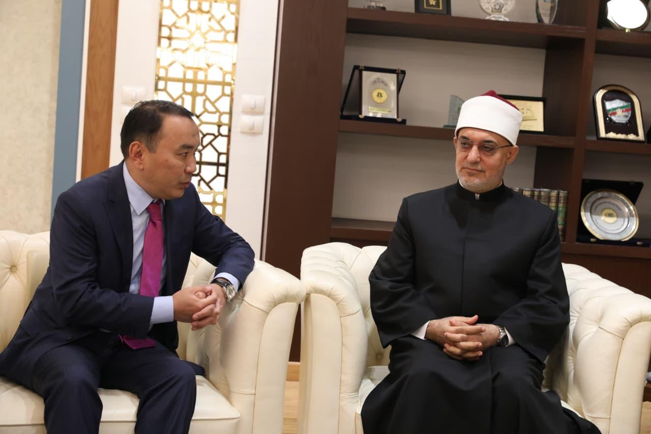 المفتي وسفير كازاخستان