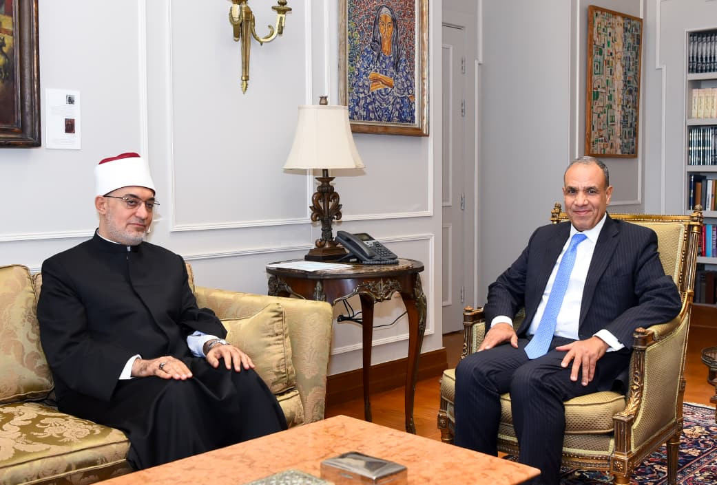 وزير الخارجية والمفتي