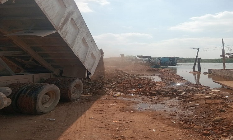 محافظ المنوفية يتفقد المواقع المتضررة من ارتفاع منسوب المياه النيل