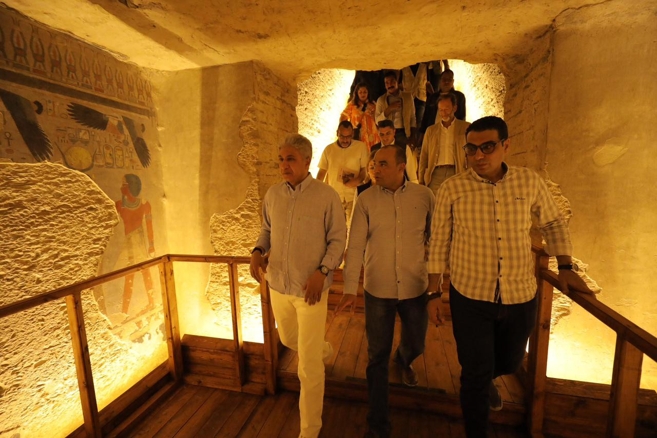 وزير السياحة والآثار