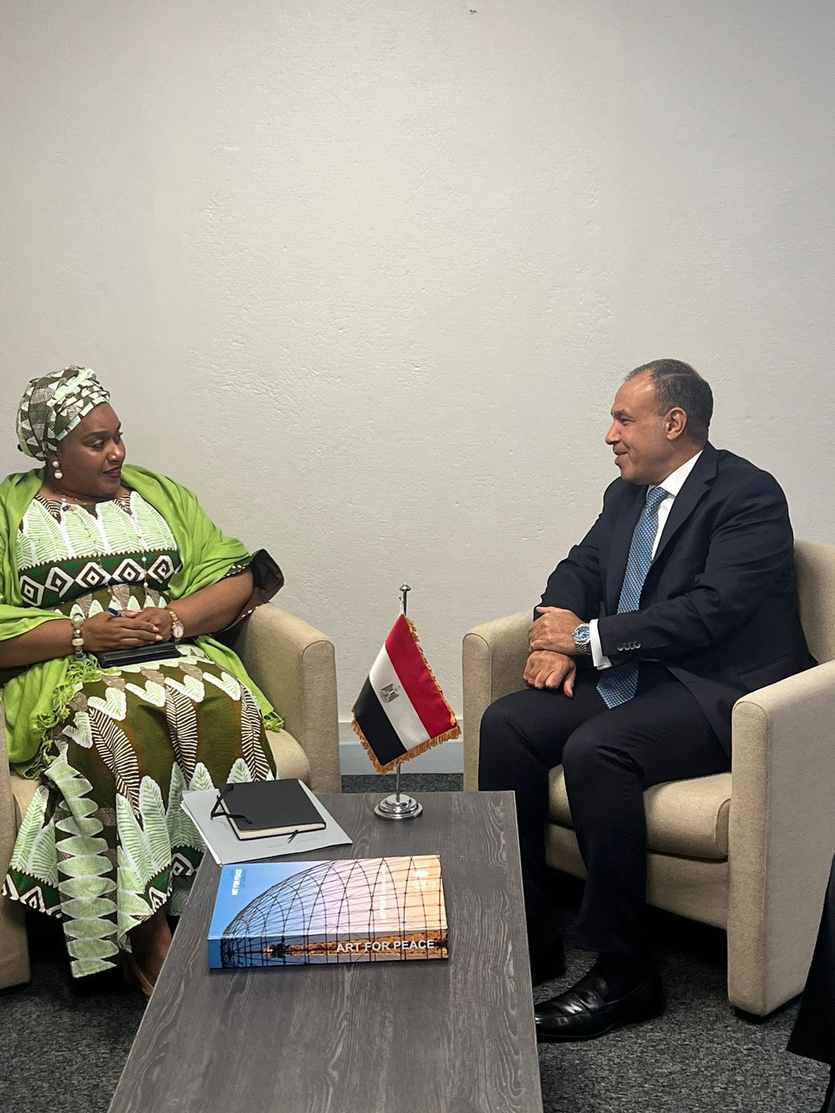 عبد العاطي ووزيرة التعليم في ليبريا