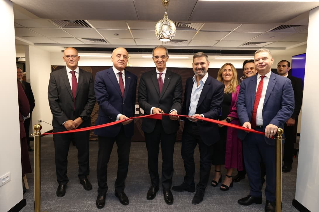 وزير الاتصالات