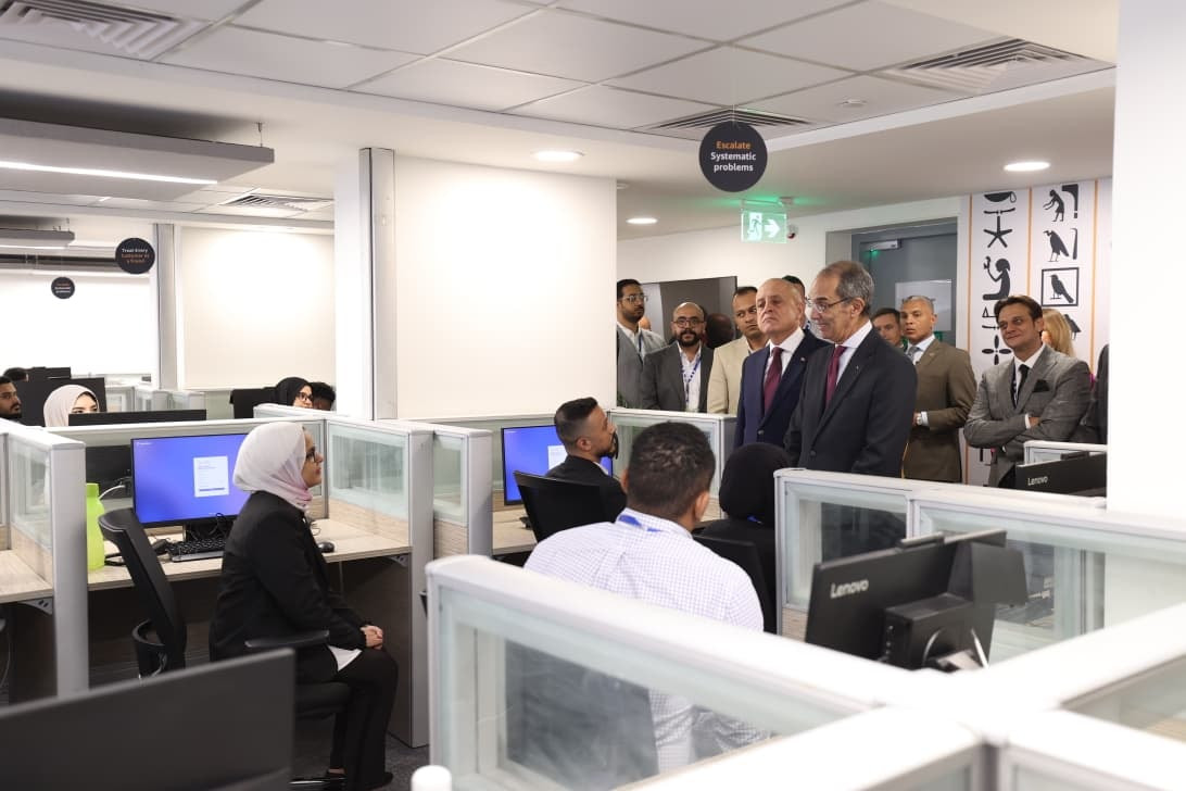 وزير الاتصالات