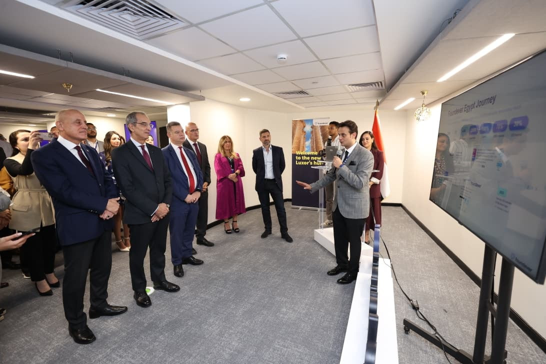 وزير الاتصالات